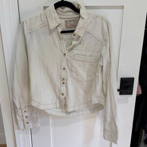 WE THE FREE BUTTON UP SHIRT -CROPPED - XS